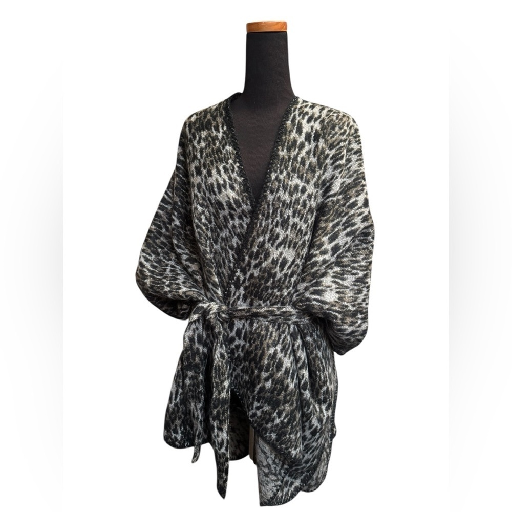 ANNE KLEIN OS Leopard Print Cozy Shawl Wrap Sweater Belted Gray Black EUC - Picture 9 of 14